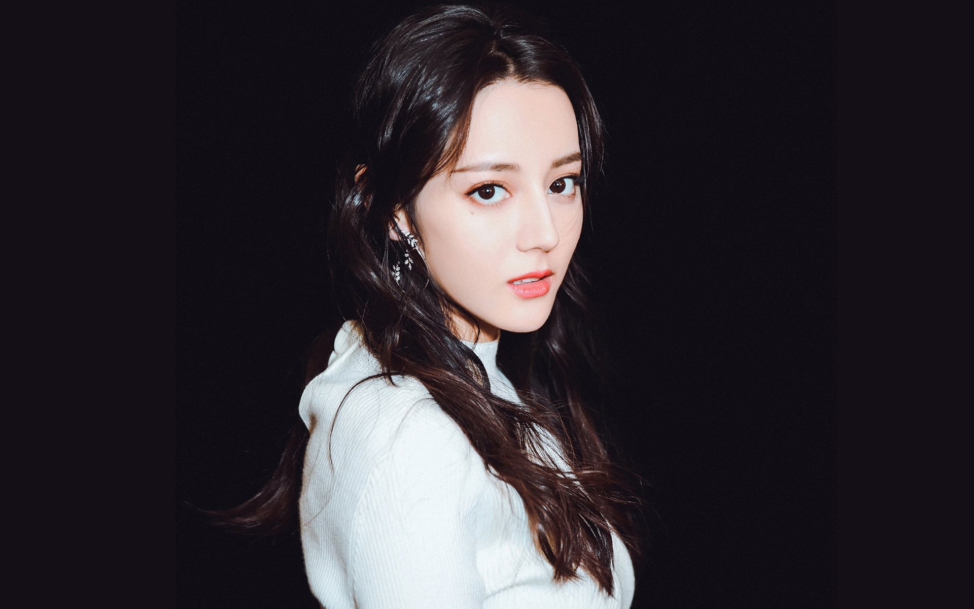 哈兰德连续20场破门，英超火力王再续神迹，哈兰德德甲