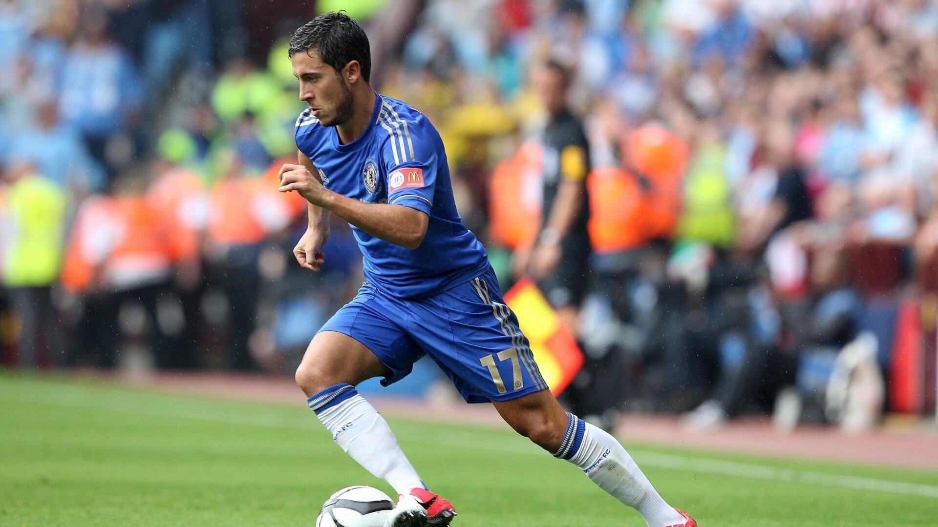 “华金·托比利亚的强硬防守与积极进攻,成就美洲狮队新一代战术体系”